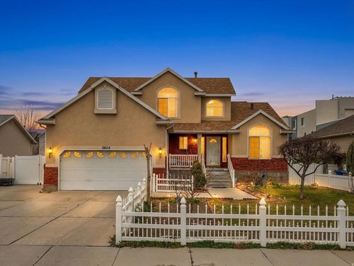 3624 S Lionheart Way, West Valley City, UT, 84119-4067 | Card Image