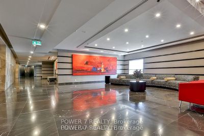 3303 - 8 Park Rd, Condo with 1 bedrooms, 1 bathrooms and 1 parking in Toronto ON | Image 3