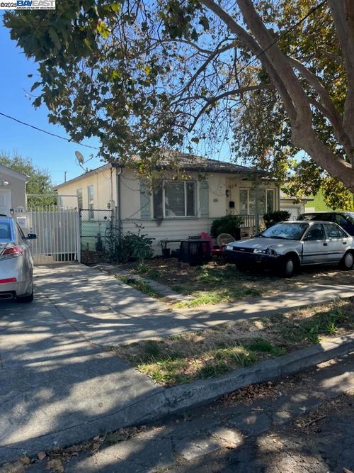 620 Hilton Ave, Vallejo, CA, 94591-5423 | Card Image