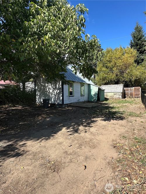 406 W 1st St, Cle Elum, WA, 98922-1004 | Card Image