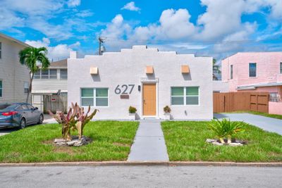 627 58th Street, House other with 3 bedrooms, 2 bathrooms and null parking in West Palm Beach FL | Image 1