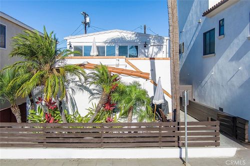 65 61st Pl, Long Beach, CA, 90803-5670 | Card Image