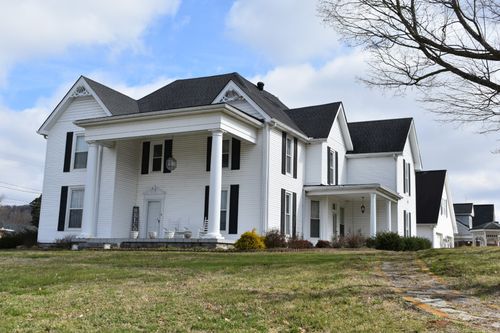 618 Main St N, Carthage, TN, 37030-1212 | Card Image