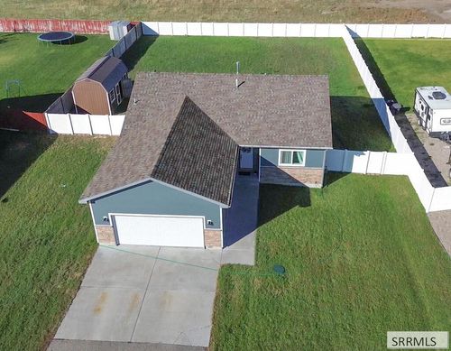 27 N White Pine Ln, Rigby, ID, 83442-5301 | Card Image