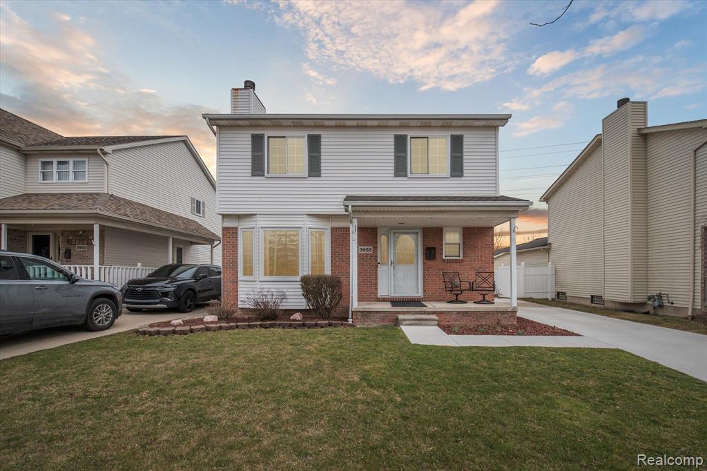Trumbull St, Trenton, MI 48183