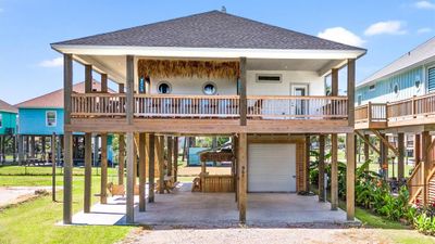 965 Wommack Drive, House other with 3 bedrooms, 2 bathrooms and null parking in Crystal Beach TX | Image 1