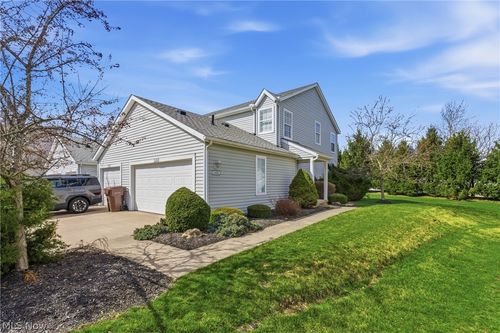 1101 Meadow Run, Copley, OH, 44321-2866 | Card Image