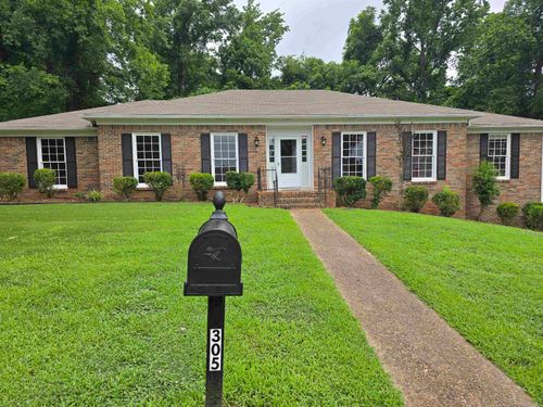 305 Robinhood Dr, Florence, AL, 35633-1616 | Card Image