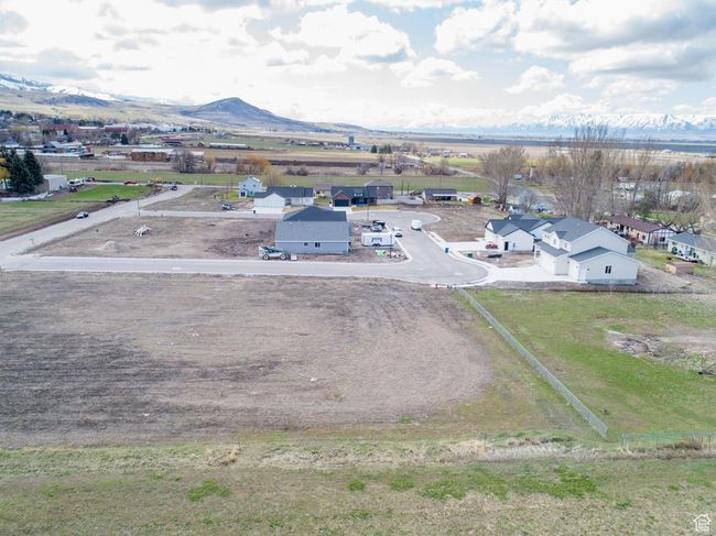 Aerial view with a mountain view | Image 7