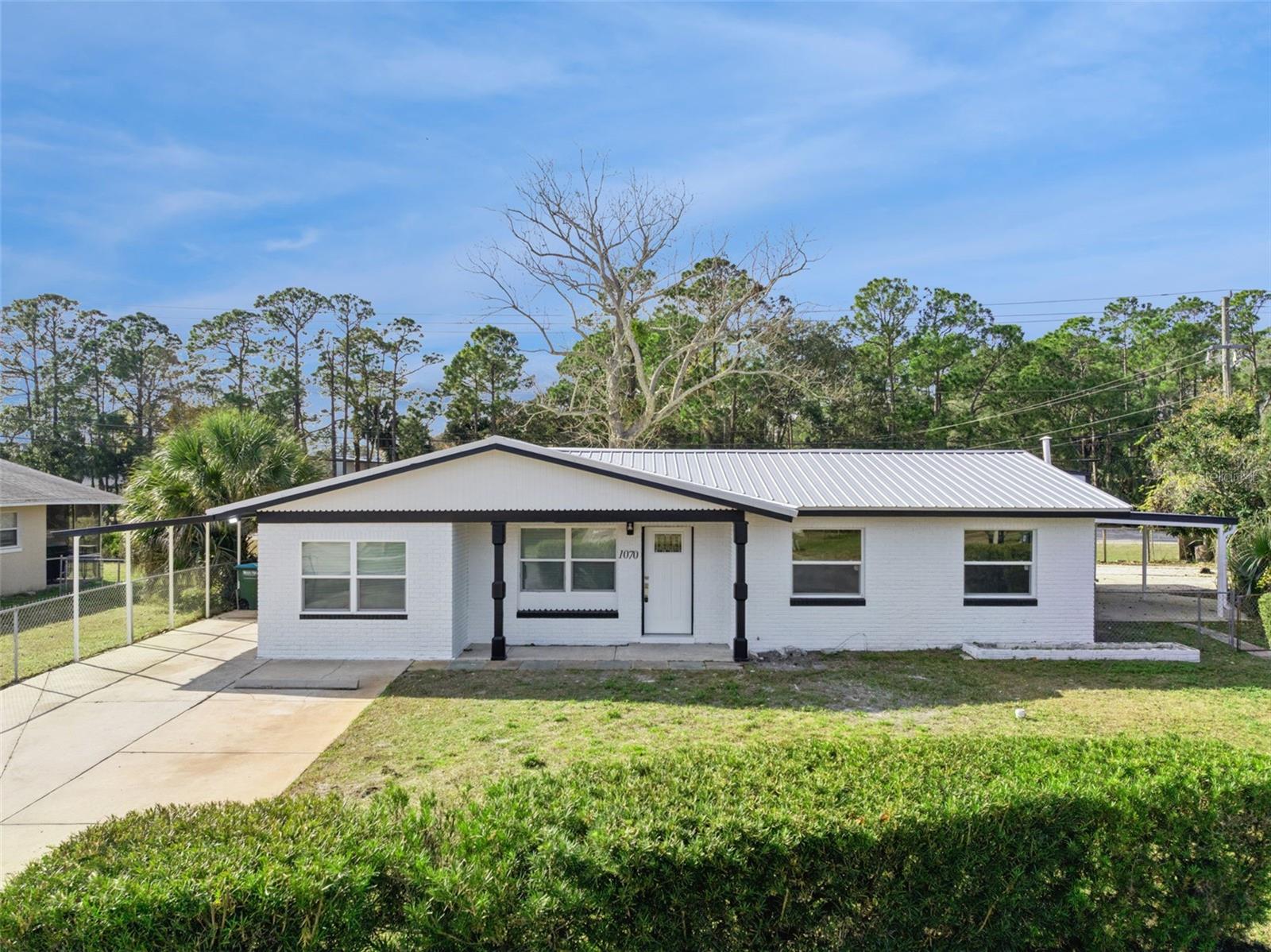 Residential in DAYTONA BEACH