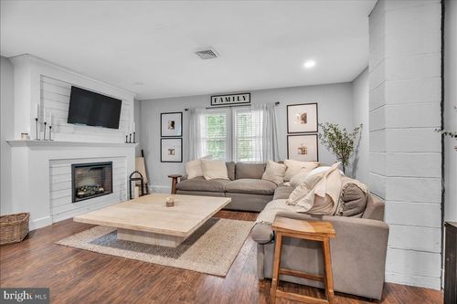 626 Avenue D, Southampton, NJ, 08088-9760 | Card Image