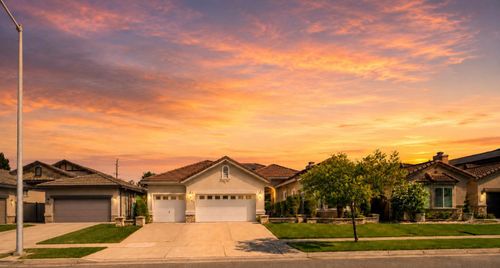 1651 Rio Vista Way, Yuba City, CA, 95993-6111 | Card Image