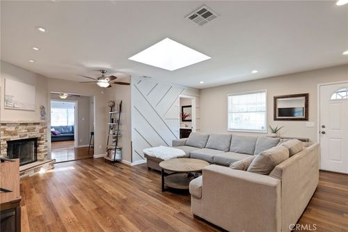 2905 Magnolia Ave, Long Beach, CA, 90806-4222 | Card Image