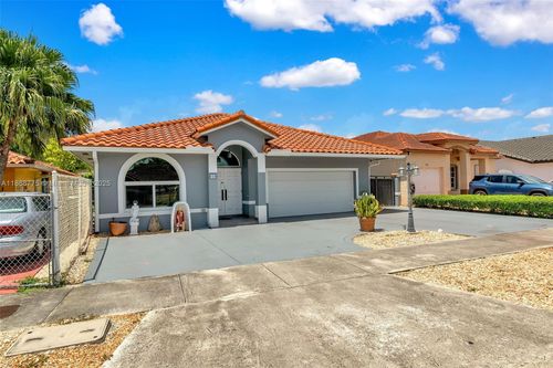 910 Nw 133rd Ave, Miami, FL, 33182-1808 | Card Image