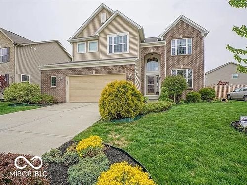 7822 Wahlberg Dr, Zionsville, IN, 46077-4426 | Card Image