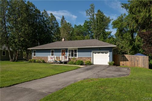 2 Berkshire Dr, Westmoreland, NY, 13490-1314 | Card Image