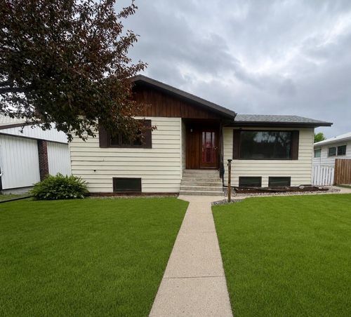 5112 55 Ave, Ponoka, AB, T4J1G8 | Card Image