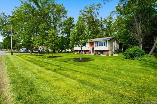 210 Libertyville Rd, New Paltz, NY, 12561-3714 | Card Image