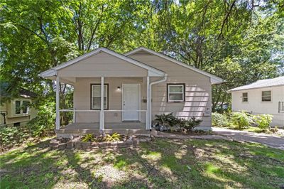 Bungalow with a porch | Image 1