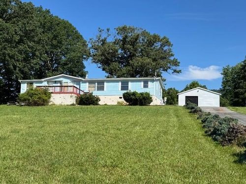 402 Mountain Meadow Dr, Vinton, VA, 24179-4932 | Card Image