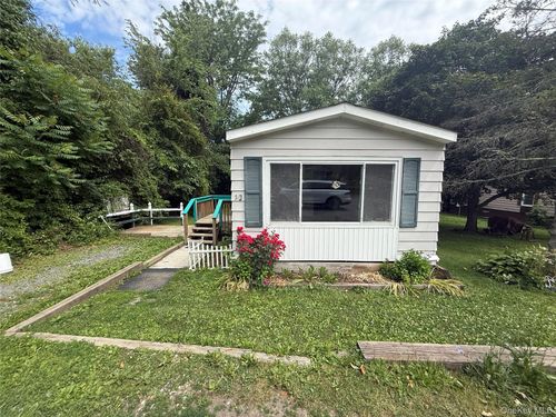 20 Tanglewood Park Dr, Marlboro, NY, 12542-5536 | Card Image