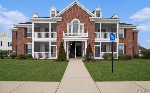 1043 E Summerfield Glen Cir, Ann Arbor, MI, 48103-9163 | Card Image