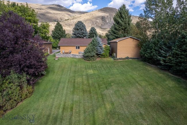 1077 Us Highway 89 S, House other with 3 bedrooms, 3 bathrooms and null parking in Gardiner MT | Image 89
