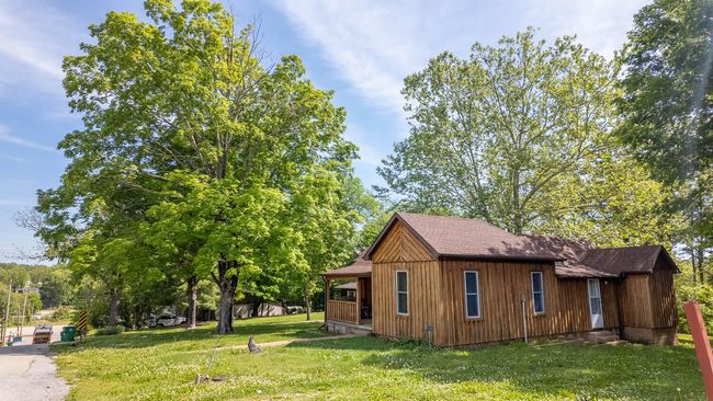 Home in town for sale thayer2 | Image 4