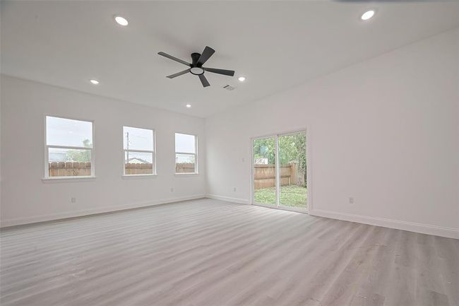 A - 4516 Galesburg St, House other with 3 bedrooms, 3 bathrooms and 1 parking in Houston TX | Image 9