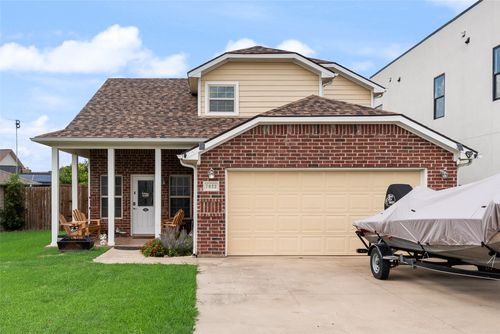 7622 W Shore Dr, The Colony, TX, 75056-3455 | Card Image