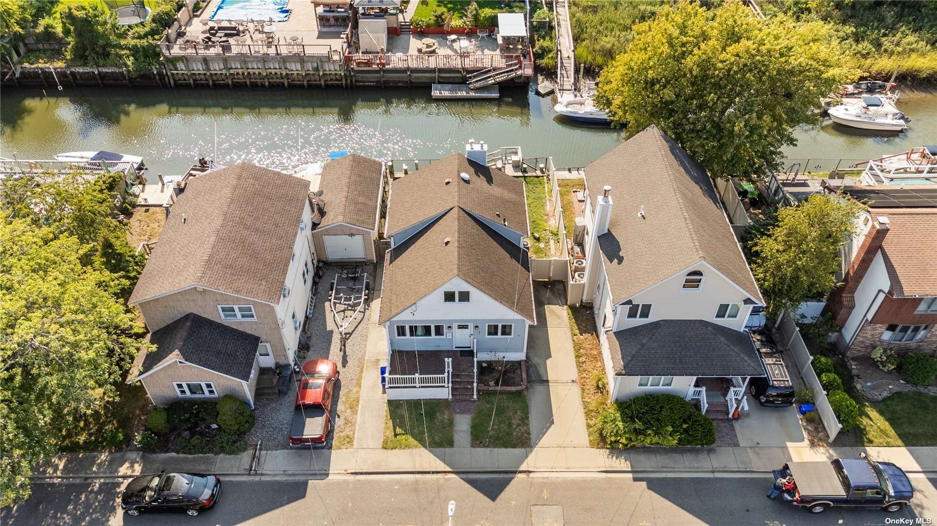 Parkway Dr, Baldwin, NY 11510