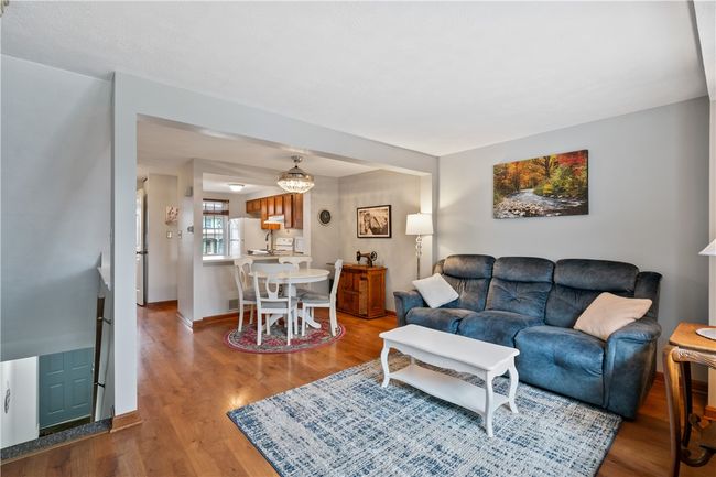 310 Redrome Cir W, Townhouse with 2 bedrooms, 2 bathrooms and 3 parking in Bridgeville PA | Image 10