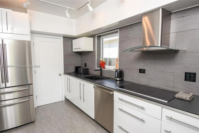 641 86 Th St, House other with 3 bedrooms, 3 bathrooms and null parking in Miami Beach FL | Image 20