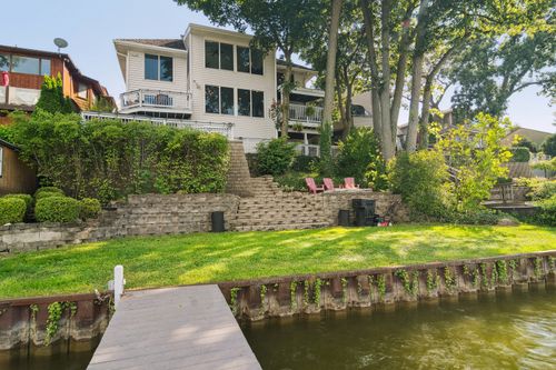 19330 Lake View Ave, Mundelein, IL, 60060-3526 | Card Image