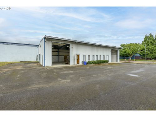 2710 E Hancock St, Newberg, OR, 97132-2135 | Card Image