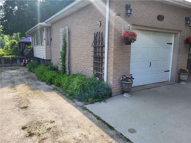 136 Patterson St, House other with 5 bedrooms, 2 bathrooms and 6 parking in Beeton ON | Image 5