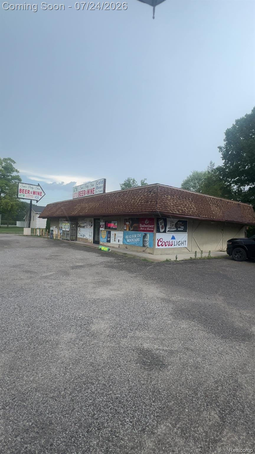 9299 Stone Rd, Clay, MI 48001