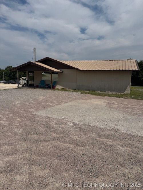 811 S 1st St, Madill, OK, 73446-3841 | Card Image