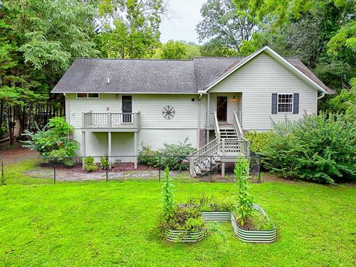 28 Woodberry Ln, Murphy, NC, 28906-6820 | Card Image
