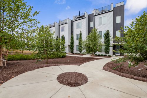 542 Cliff Cir, Nashville, TN, 37218-2805 | Card Image