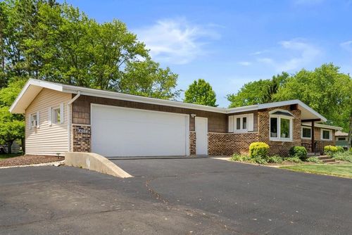 7506 328th Ave, Burlington, WI, 53105-8833 | Card Image