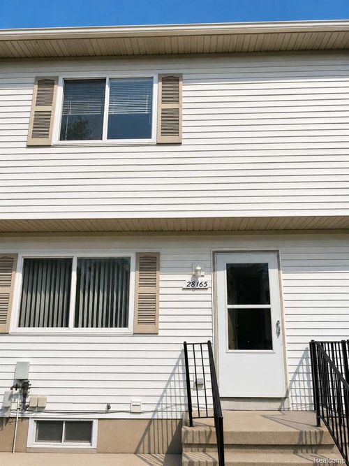 28165 Raleigh Crescent Dr, Chesterfield, MI, 48051-2301 | Card Image