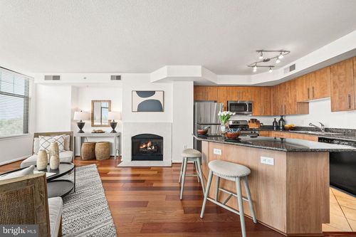 637-1021 N Garfield St, ARLINGTON, VA, 22201-2577 | Card Image