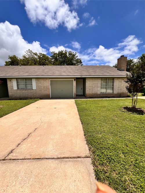 b-301 12th Street, Pflugerville, TX, 78660 | Card Image