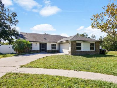 4942 Eden View Court, House other with 4 bedrooms, 3 bathrooms and null parking in Orlando FL | Image 2