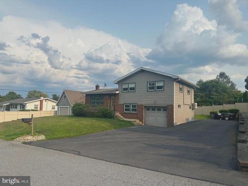 6 1st St, SCHUYLKILL HAVEN, PA, 17972-9735 | Card Image