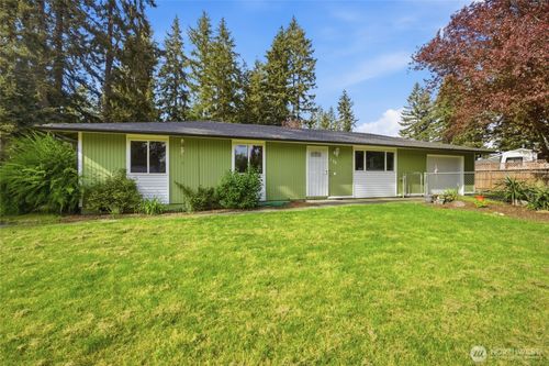 122 Raintree Loop Se, Rainier, WA, 98576-9701 | Card Image