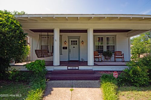 1402 Grace St, Wilmington, NC, 28401-3838 | Card Image