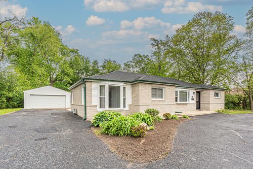 1055 Bluebonnet Ln, Hoffman Estates, IL, 60169-4428 | Card Image
