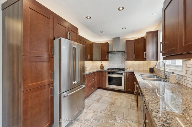 125 Macgregor Cres, House other with 3 bedrooms, 2 bathrooms and 5 parking in Waterloo ON | Image 11